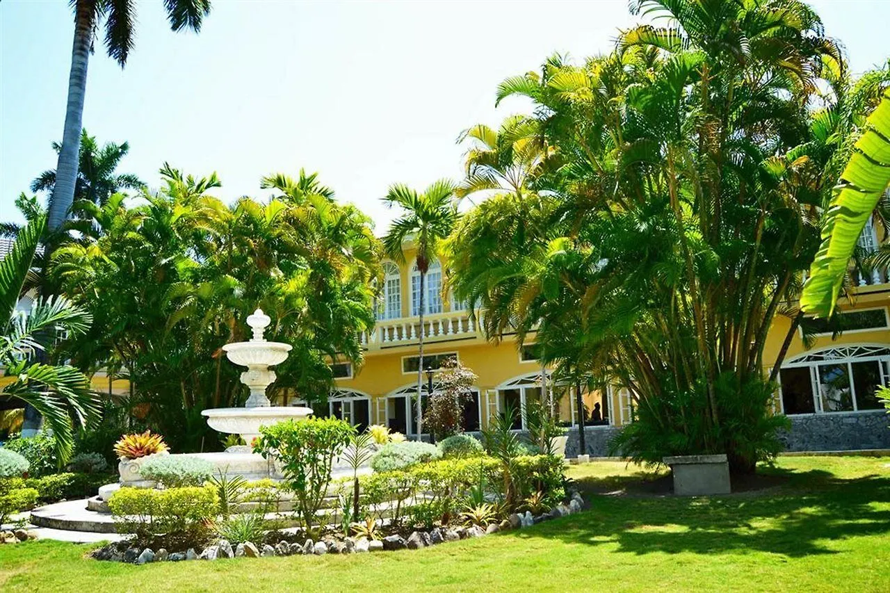 Seagarden Beach Resort Montego Bay