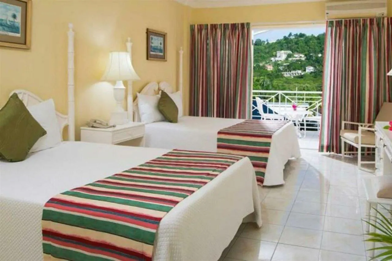 ***  Seagarden Beach Resort Montego Bay Jamaica
