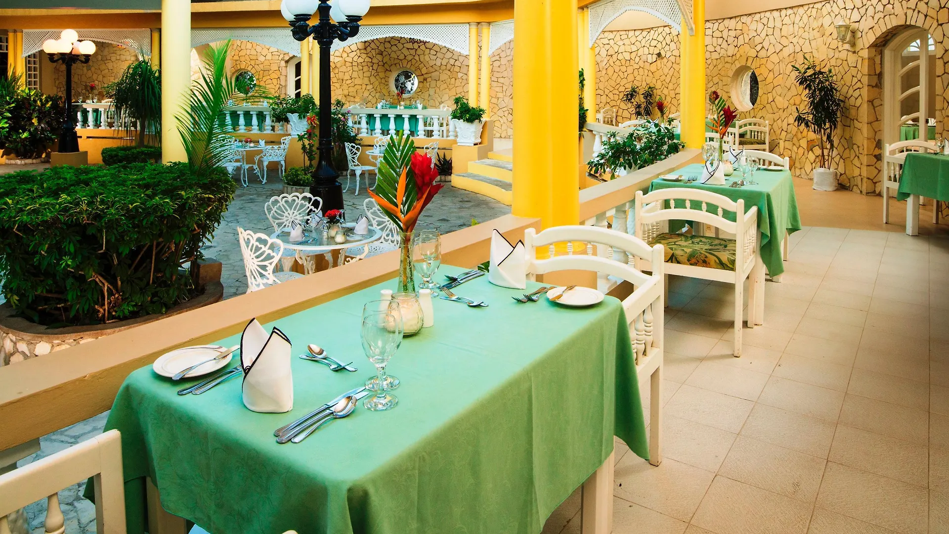 Seagarden Beach Resort Montego Bay