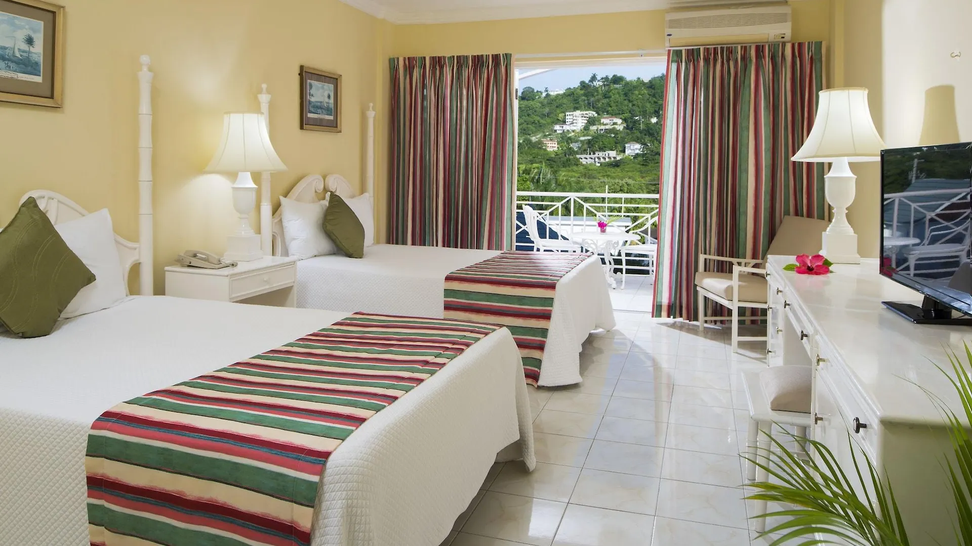 Seagarden Beach Resort Montego Bay