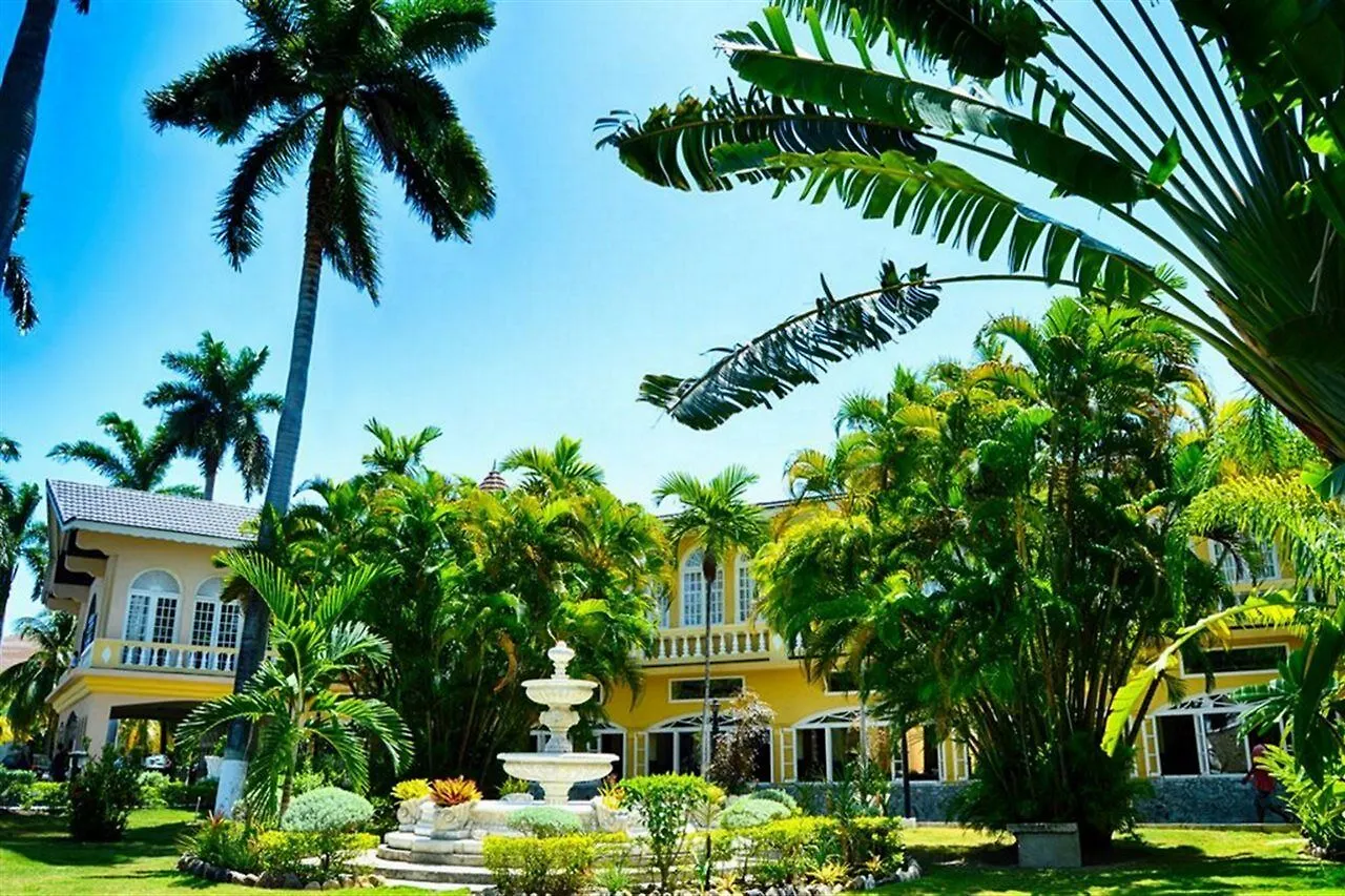 Seagarden Beach Resort Montego Bay 3*,